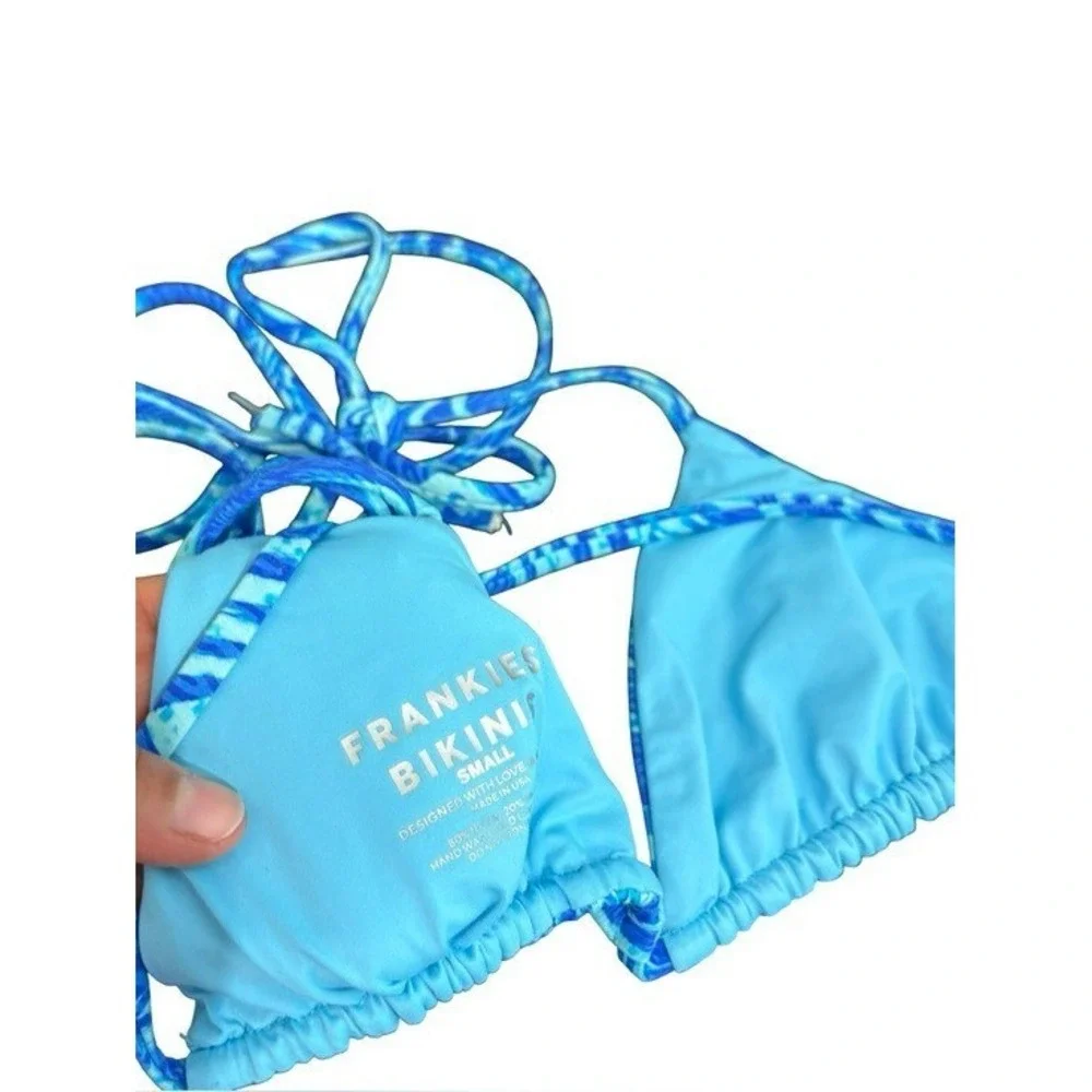 Frankies Bikinis Tia Triangle Bikini Top in the Electric Blue print Size Small